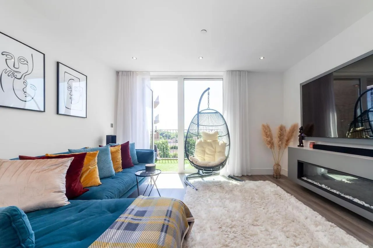 London Heathrow Skyline Deluxe 2Bd Condo West Drayton  0*, West Drayton (Middlesex) United Kingdom