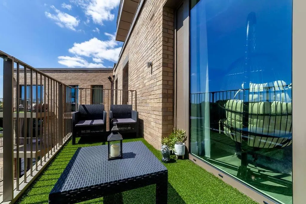 London Heathrow Skyline Deluxe 2Bd Condo West Drayton  Apartment