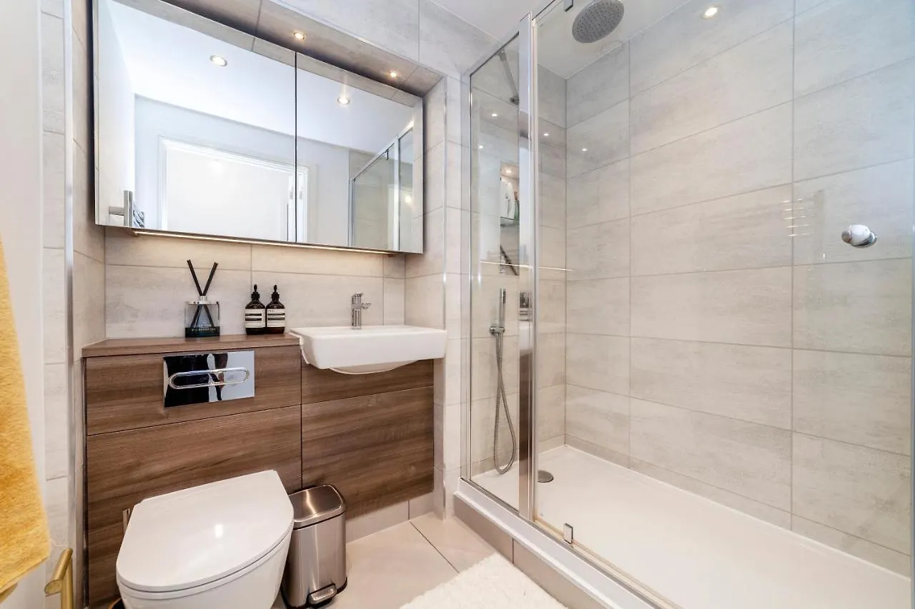 London Heathrow Skyline Deluxe 2Bd Condo West Drayton  Apartment