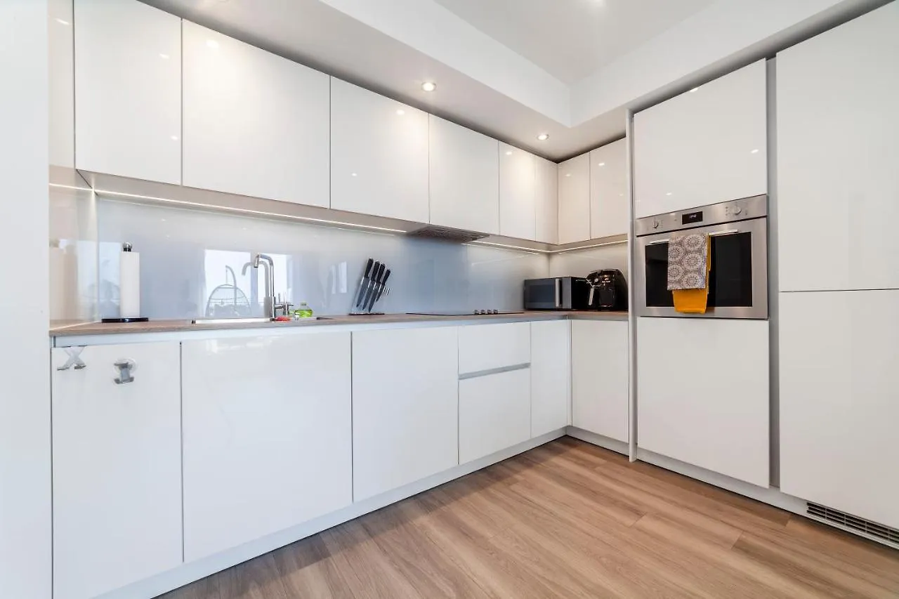 Apartment London Heathrow Skyline Deluxe 2Bd Condo West Drayton  United Kingdom